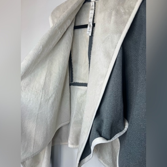 Lululemon Faux Shearling Fleece Jacket Size 6 - Picture 5 of 17